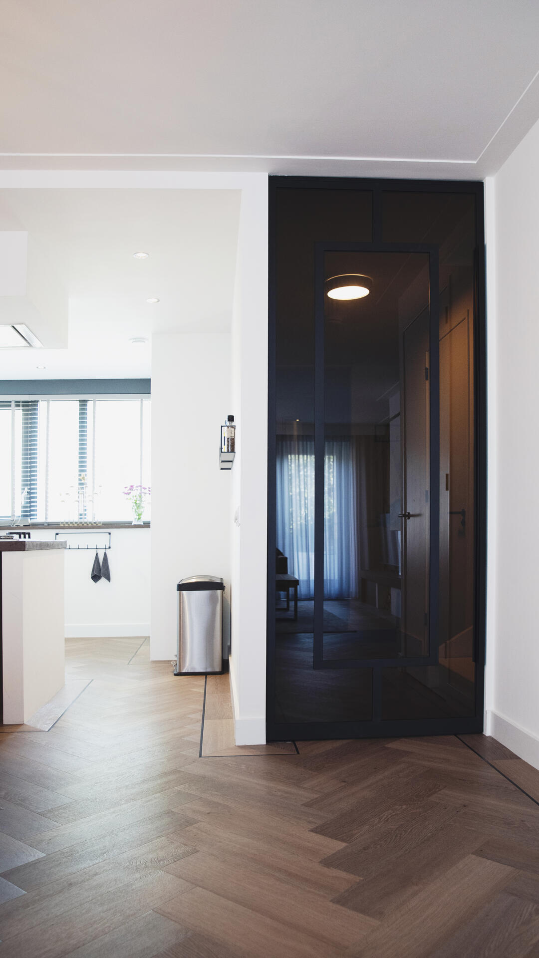 Taatsdeur met brons glas in Barneveld - Dibbet Doors